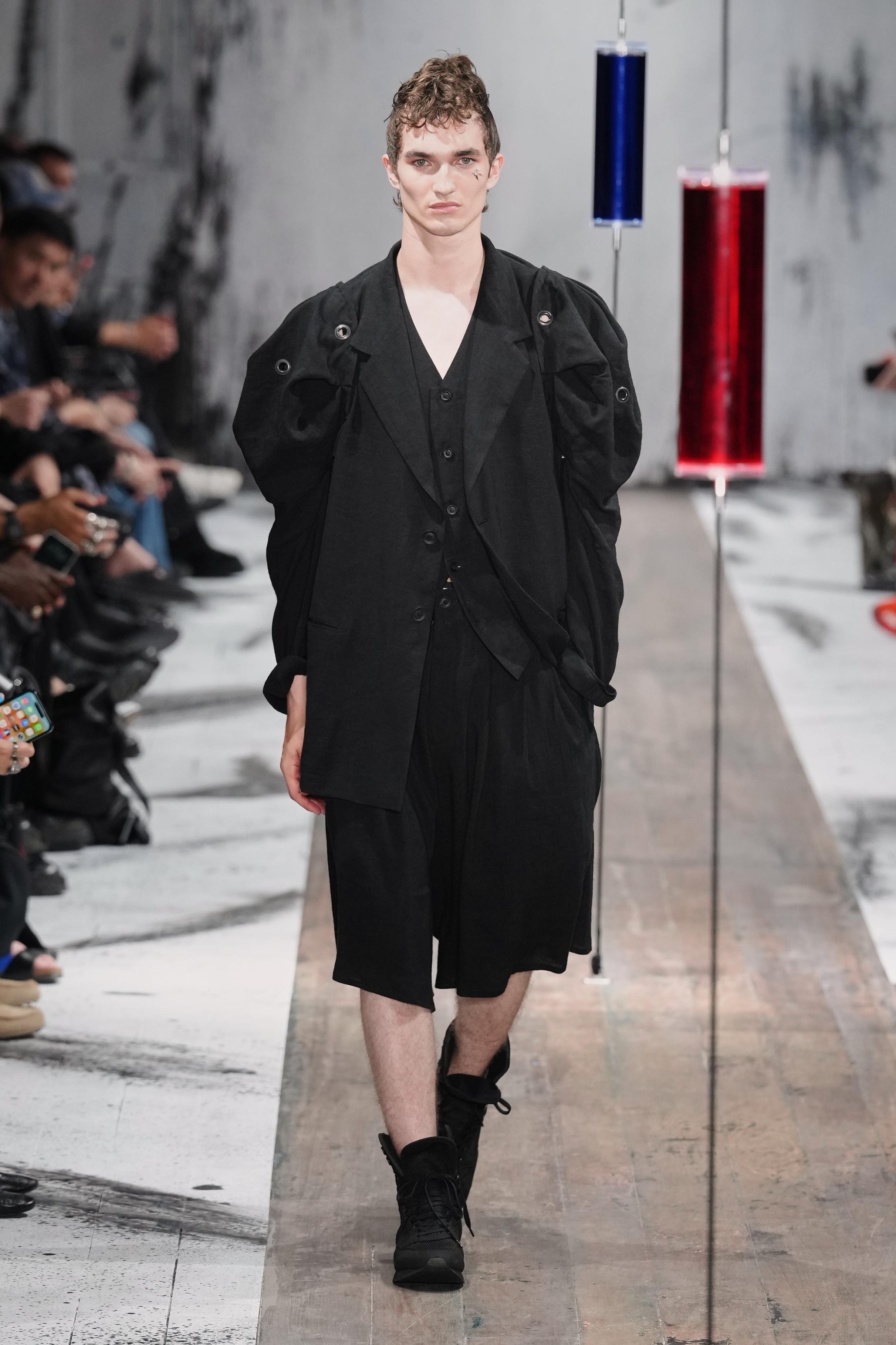 Défilé - Yohji Yamamoto - Homme Printemps-Eté 2027